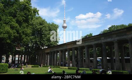 Fernsehturm Berlin - Blick von der Museumsinsel - STADT BERLIN, DEUTSCHLAND - 21. MAI 2018 Stockfoto