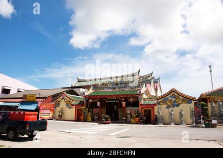 PATTANI, THAILAND - August 16 : Landschaft von Leng Chu Kiang oder Chao Mae Lim Ko Niao Chinesischer Schrein für thailänder Reise Besuch und Respekt beten Stockfoto