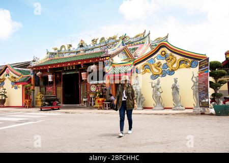 PATTANI, THAILAND - August 16 : Landschaft von Leng Chu Kiang oder Chao Mae Lim Ko Niao Chinesischer Schrein für thailänder Reise Besuch und Respekt beten Stockfoto