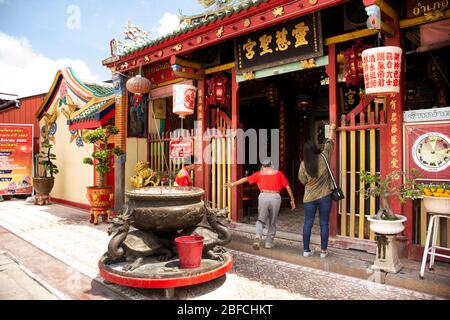 PATTANI, THAILAND - August 16 : Landschaft von Leng Chu Kiang oder Chao Mae Lim Ko Niao Chinesischer Schrein für thailänder Reise Besuch und Respekt beten Stockfoto