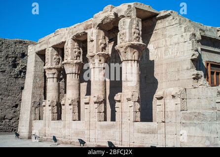 Geburtshaus oder Mammisi von Edfu im Horus Tempel, Ägypten, der Geburt von Harsomtus gewidmet. Stockfoto