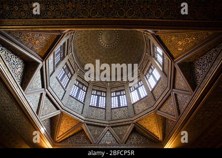 Innenkuppel des Nilometers auf der Rhoda Insel in Kairo, Ägypten. Stockfoto