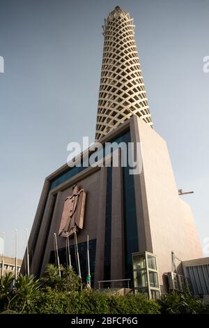 Außenansicht des Cairo Tower auf der Insel Gezira in Kairo, Ägypten. Stockfoto