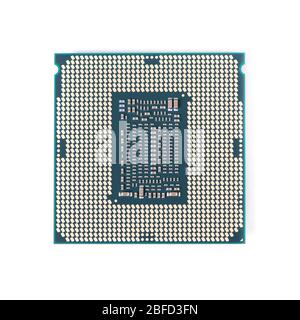 Nahaufnahme von moderner CPU (Central Processing Unit) oder Microchip Computer isoliert auf weißem Hintergrund Stockfoto