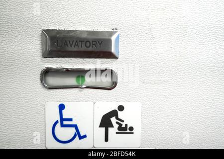 FLUGZEUG-TOILETTE-WC-WC Stockfotografie - Alamy