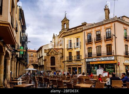 Salamanca / Kastilien und Leon, Spanien - 02. Oktober 2016: Plaza del Corrillo in der Altstadt Salamanca, Stockfoto