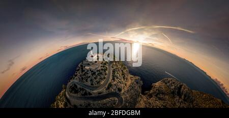 Kugelförmiges Panorama von einem Leuchtturm auf Mallorca Stockfoto