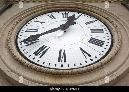 Zifferblatt der Uhr am Glockenturm von Messina Italien Stockfoto