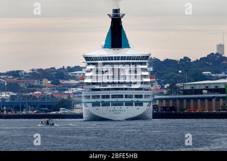 Umstrittener Corona Virus Deutsche Kreuzfahrtschiff Artania, verlassen Fremantle, Perth, Westaustralien Stockfoto