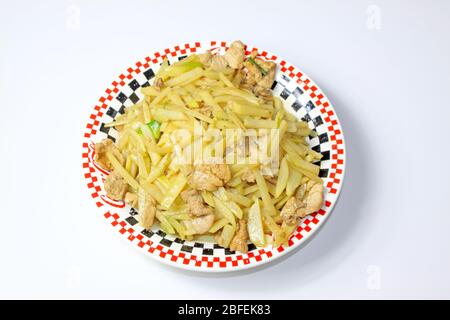 Warme Speisen Snacks lokale Besonderheiten auf weißem Hintergrund, Hochzeitsszene in der chinesischen Landschaft. Stockfoto