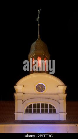 Stadthaus am Marktplatz in Zary. Polen Stockfoto