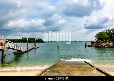 Siloso Beach Sentosa ist der bekannteste weiße Strand in Singapur. Siloso Beach Sentosa, Singapur, März 15 2019 Stockfoto