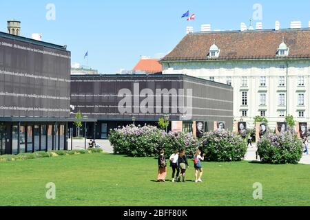 Wien, Österreich. Parlamentsalternative am Heldenplatz in Wien Stockfoto