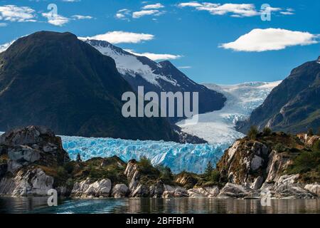 Amalia-Gletscher am Rande des Sarmiento-Kanals - Skua-Gletscher - Bernardo O'Higgins Nationalpark in Patagonien Chile Fjorde in der Nähe von Puerto Natales, C. Stockfoto