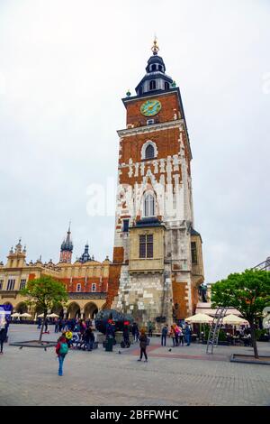 Rynek Glowny Rathaus Uhrturm Alte Hauptplatz Krakau Polen Europa EU Stockfoto