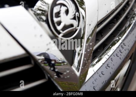 Anschauliches Bild der Vauxhall Logo, Cambridge. Stockfoto