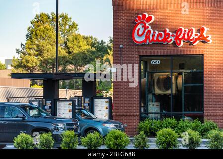 Drive-Thru-Bestellung im Chick-fil-A, Amerikas Top-bewertetes Fast-Food-Restaurant. (USA) Stockfoto