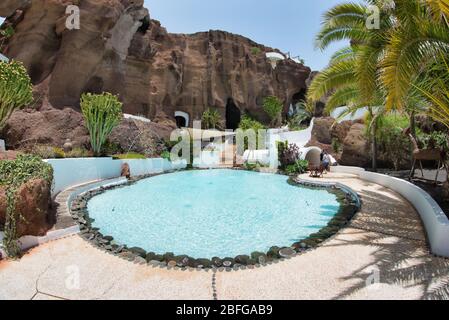 Nazareth, Lanzarote, Kanarische Inseln, Spanien - 18. April 2020: Lagomar Haus - die innere Lagune Stockfoto