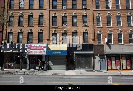 An der 7th Avenue in Park Slope, Brooklyn, wurden aufgrund der Coronavirus-Pandemie Geschäfte verladen. Stockfoto