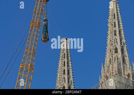 Operation zur Trennung des Nordturms der Kathedrale von Zagreb Stockfoto