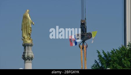 Operation zur Trennung des Nordturms der Kathedrale von Zagreb Stockfoto