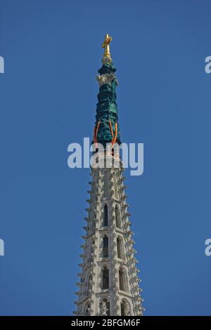 Operation zur Trennung des Nordturms der Kathedrale von Zagreb Stockfoto