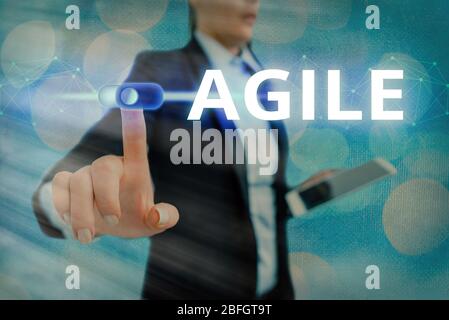 Konzeptionelles Handschreiben, das Agile zeigt. Konzept bedeutet einen speziellen Ansatz für das Projektmanagement, der in der Software verwendet wird Stockfoto