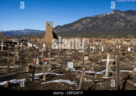 Friedhof in Taos Pueblo in New Mexico USA Stockfoto