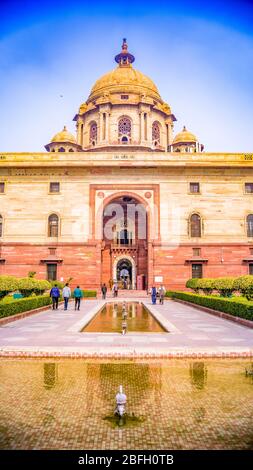 Den Rashtrapati Bhavan, die offizielle Residenz des Präsidenten von Indien am westlichen Ende der Rajpath in Neu Delhi, Indien. Stockfoto