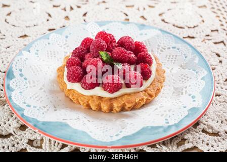 himbeertarte. Köstliche Beerendessert Stockfoto