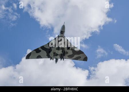 Vulcan Bomber XH558 im Flug auf seiner letzten Tour durch Großbritannien, bevor er 2015 geerdet wurde. Stockfoto