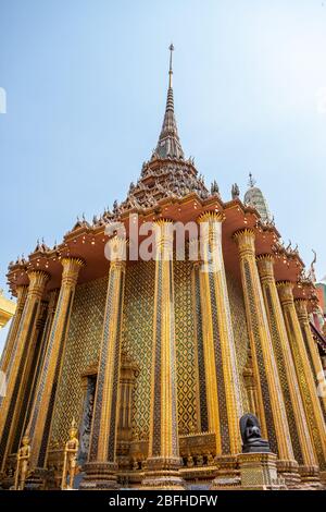 Wat Phra Kaew oder Tempel des Smaragd Buddha. Eine der berühmtesten Touristenattraktionen in Bangkok, Thailand. Stockfoto