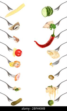 Collage von Lebensmitteln auf Gabeln isoliert auf weiß Stockfoto