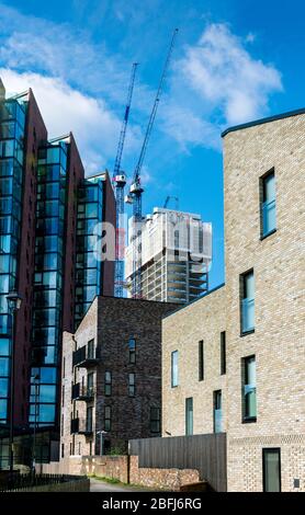 Die Islington Wharf, Islington Wharf Mews und Oxygen Tower (im Bau) Wohnblocks, New Islington, Ancoats, Manchester, England, Großbritannien Stockfoto