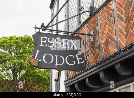 Holzarbeiten an Essex Lodge, Station Road, Barnes, London, SW13, Großbritannien Stockfoto