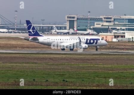 SP-LIB LOT - Polish Airlines / Polskie Linie Lotnicze, Embraer ERJ-175Std in Malpensa (MXP / LIMC), Mailand, Italien Stockfoto