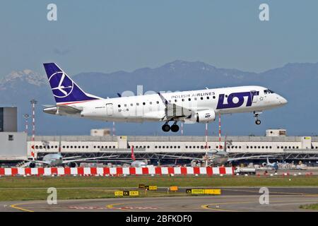 SP-LIB LOT - Polish Airlines / Polskie Linie Lotnicze, Embraer ERJ-175Std in Malpensa (MXP / LIMC), Mailand, Italien Stockfoto