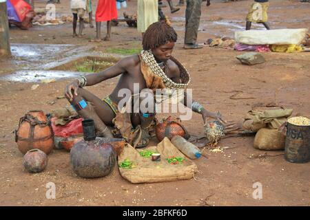 Hamer Tribe Markt fotografiert im Omo River Valley, Äthiopien Stockfoto