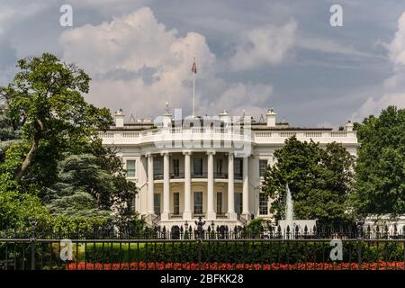 WASHINGTON, DC, USA - 16. August 2018: Das Weiße Haus, Südportikus und Südrasen. Stockfoto