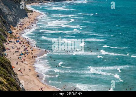 Blauer Himmel turbulentes Meer, Karaburun, istanbul Stockfoto