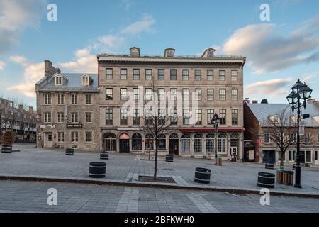 Leere Platz Jacques Cartier in Old Montreal während Montreal während COVID-19 Pandemie unter Haft ist Stockfoto