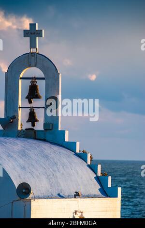 Die Kapelle von Agia Marina (Saint Marina) befindet sich in der Nähe von Archangelos Küstendorf in Lakonia, Peloponnes, Griechenland Stockfoto