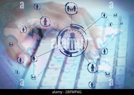 Computer-Tastatur Nahaufnahme mit Symbolen, Social-Networking-Konzept Stockfoto