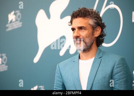 VENEDIG, ITALIEN - SEPTEMBER 01: Leonardo Sbaraglia nimmt am 01. September 2019 an der Fotoschau "Wasp Network" während des 76. Filmfestivals in Venedig Teil Stockfoto