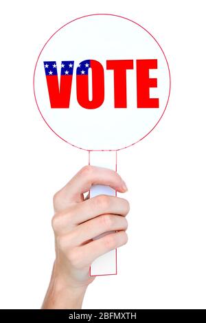 Hand halten Stimmzeichen isoliert auf weiß Stockfoto