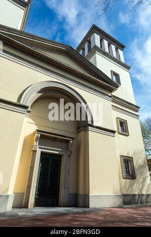 Katholische Pfarrkirche am Kirchplatz in der Innenstadt von Rees Stockfoto