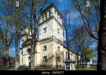 Katholische Pfarrkirche am Kirchplatz in der Innenstadt von Rees Stockfoto