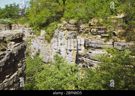 In den Felsen - Felsengärten Hessigheim - Süddeutschland - hinter den Vignards Stockfoto
