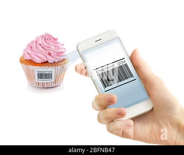 Frau mit Anwendung zum Scannen Barcode, Nahaufnahme. Weißer Hintergrund Stockfoto