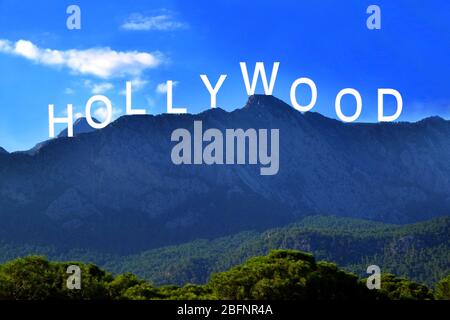 Wort HOLLYWOOD auf Landschaft Hintergrund Stockfoto